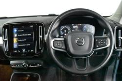 2020 Volvo XC40 T4 Momentum