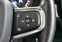 2020 Volvo XC40 T4 Momentum