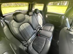 2022 MINI Countryman Cooper SE MINI Yours