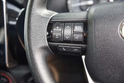 2022 Toyota Hilux SR