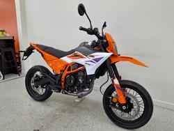 2025 Ktm 390 SMC R White