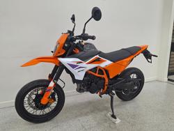 2025 Ktm 390 SMC R White