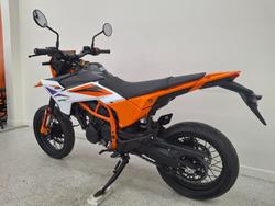 2025 Ktm 390 SMC R White