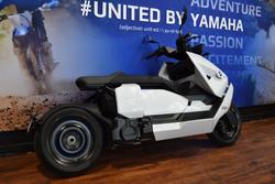 2025 BMW Motorrad CE 04