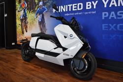 2025 BMW Motorrad CE 04