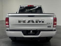 2018 RAM 1500 Express DS MY18 4X4 Dual Range Bright Silver