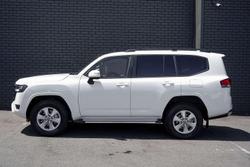 2024 Toyota Landcruiser GXL