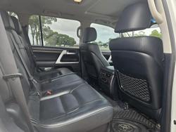 2017 Toyota Landcruiser VX