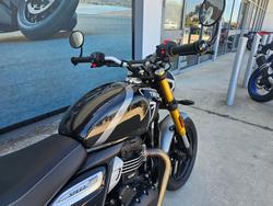2025 Triumph SPEED 400 Black