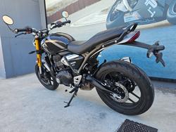 2025 Triumph SPEED 400 Black