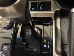 2019 Toyota Landcruiser Sahara VDJ200R 4X4 Dual Range Crystal Pearl