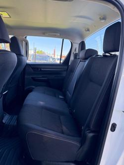 2024 Toyota Hilux SR