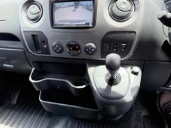 2019 Renault Master X62 Mineral White