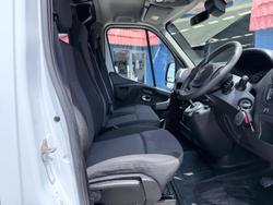 2019 Renault Master X62 Mineral White