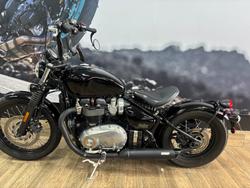 2019 Triumph BONNEVILLE BOBBER Black