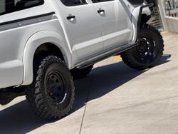 2005 Toyota Hilux SR KUN26R MY05 4X4 Glacier White