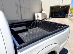 2005 Toyota Hilux SR KUN26R MY05 4X4 Glacier White