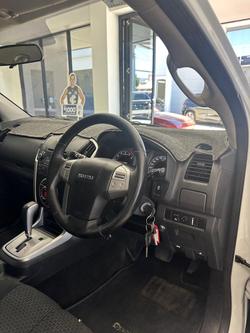 2015 Isuzu MU-X LS-U MY15 4x2 Silky White