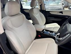 2023 Mahindra XUV700 AX7L