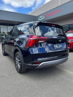 2023 Mahindra XUV700 AX7L