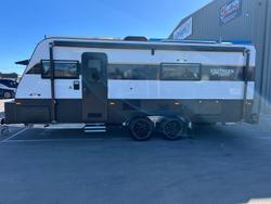 2024 Southern Cross Signature Series 19' Slide Out