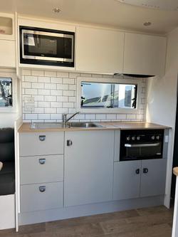 2024 Southern Cross Signature Series 19' Slide Out