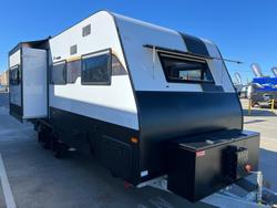 2024 Southern Cross Signature Series 19' Slide Out