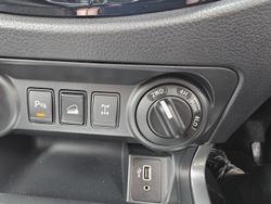 2020 Nissan Navara ST