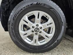 2020 Nissan Navara ST