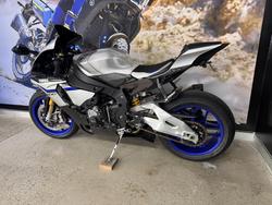 2015 Yamaha YZF-R1 M SILVER