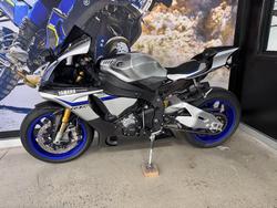 2015 Yamaha YZF-R1 M SILVER