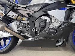 2015 Yamaha YZF-R1 M SILVER