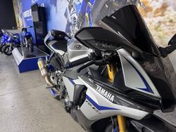 2015 Yamaha YZF-R1 M SILVER