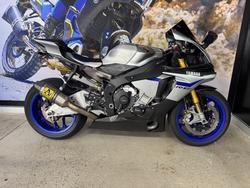 2015 Yamaha YZF-R1 M SILVER