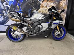 2015 Yamaha YZF-R1 M SILVER