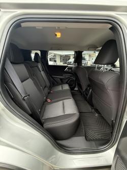 2023 Mitsubishi Outlander ES