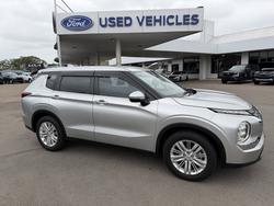 2023 Mitsubishi Outlander ES