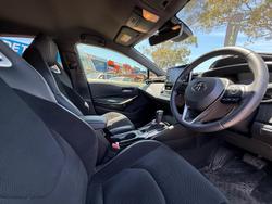 2019 Toyota Corolla ZR Hybrid ZWE211R White