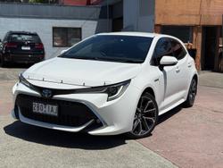 2019 Toyota Corolla ZR Hybrid ZWE211R White