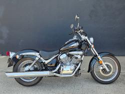 Suzuki VL250 (LC250 Intruder)