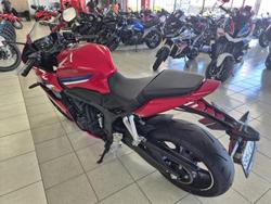 2025 Honda CBR650R E-Clutch CBR 650 Red