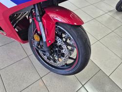 2025 Honda CBR650R E-Clutch CBR 650 Red