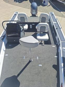 2023 QUINTREX 450 Hornet Pro