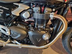 2025 Triumph Speed Twin 1200 Speed Twin Red