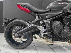 2023 TRIUMPH TRIDENT 660 Red