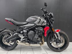 2023 TRIUMPH TRIDENT 660 Red