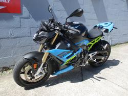 2025 BMW Motorrad S 1000 R BLUE