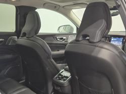 2024 Volvo V60 Cross Country Ultra B5 Bright