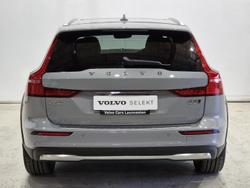 2024 Volvo V60 Cross Country Ultra B5 Bright