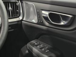 2024 Volvo V60 Cross Country Ultra B5 Bright